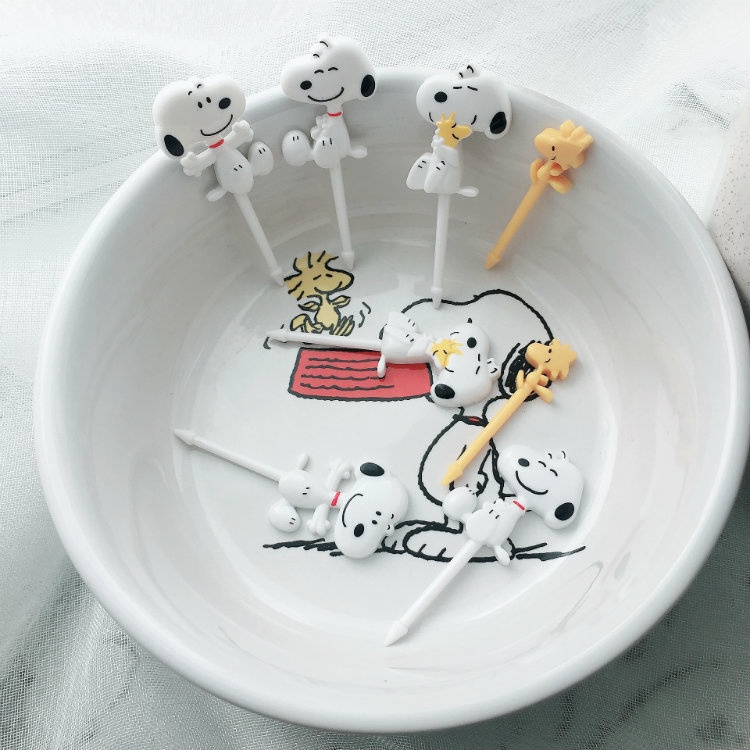 Set 8 Nĩa Ăn Trái Cây Hình Chú Chó snoopy Dễ Thương
