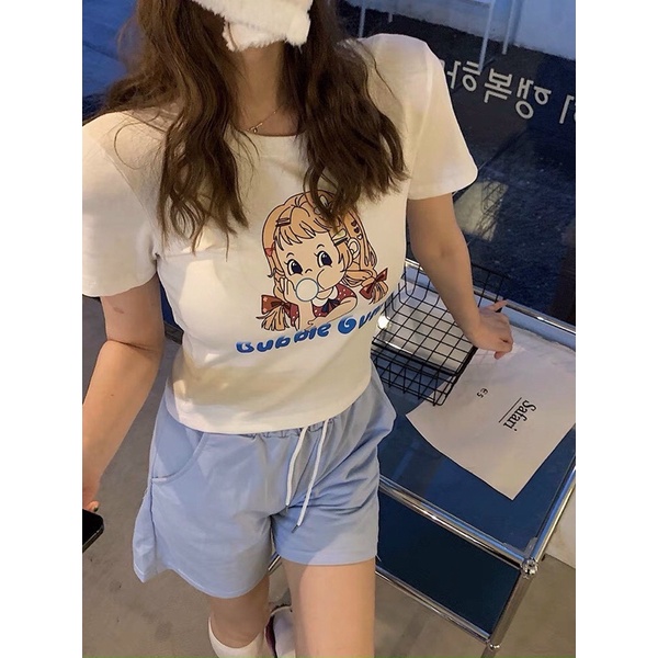 Áo croptop cô gái tóc xoăn BG