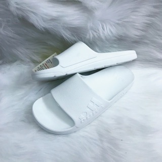 (SIÊU BỀN) Dép đúc nam - nữ. Siêu nhẹ và bền. Không thấm nước.