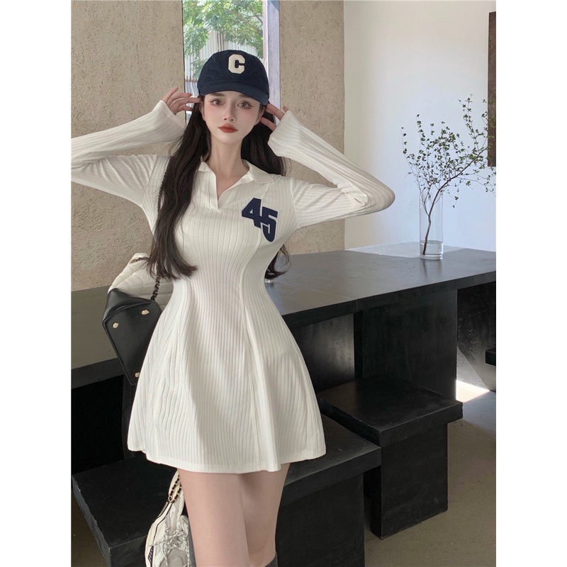 Đầm polo body nữ chữ 45 🦋 Váy thun dài tay cổ bẻ trơn thêu chữ 🦋 | BigBuy360 - bigbuy360.vn