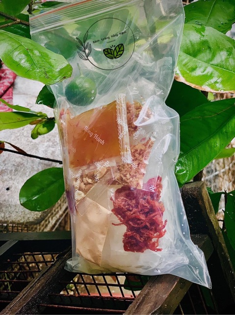 Bánh tráng trộn sốt me đặc biệt Hồng Hạnh