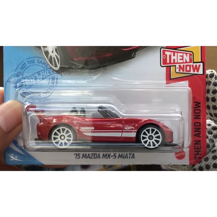 Xe mô hình Hot Wheels 2021 F Case ( thùng F part 2 )