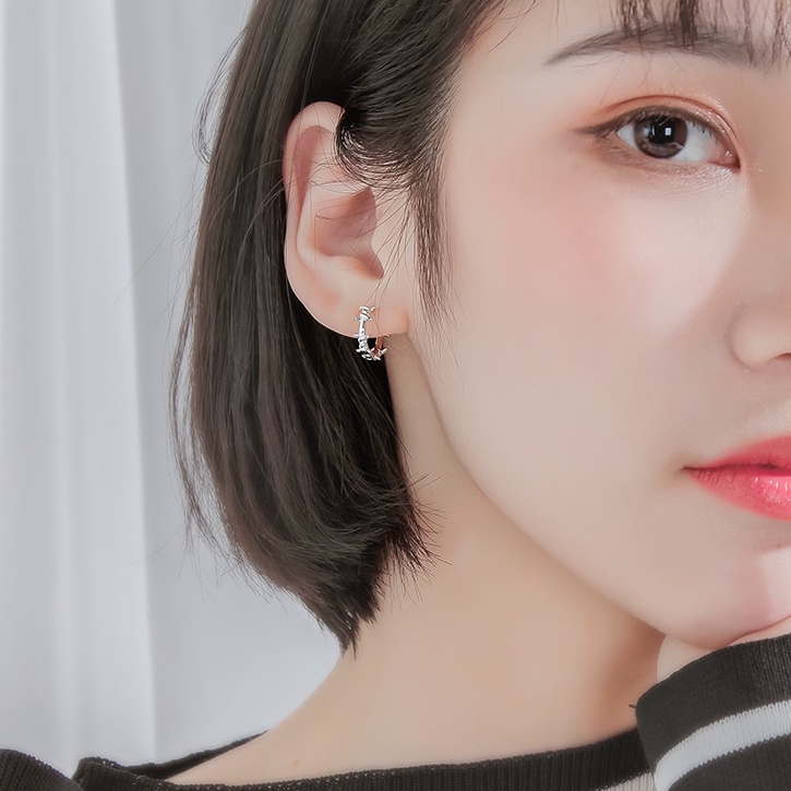 khuyên tai bạc ý 925 tròn kẽm gai cá tính nam nữ