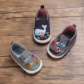 Giày lười in hình dành cho bé trai