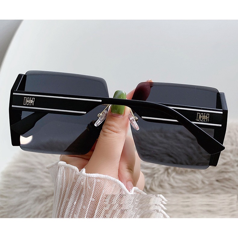 (Tặng hộp + Khăn lau) Kính mát nữ cao cấp phong cách Hàn Quốc, chống tia UV400 - KM74
