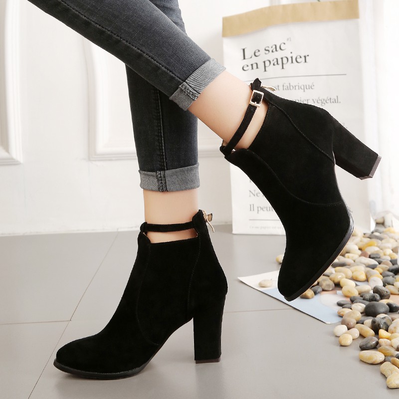 Ankle boots da lộn khuy cài