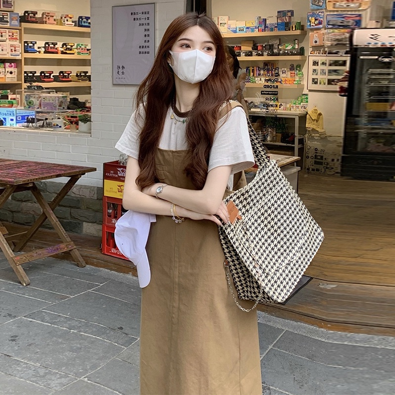 Set váy yếm kaki MORAN dáng suông dài + Áo thun cộc tay kẻ sọc ngang style Hàn Quốc trẻ trung