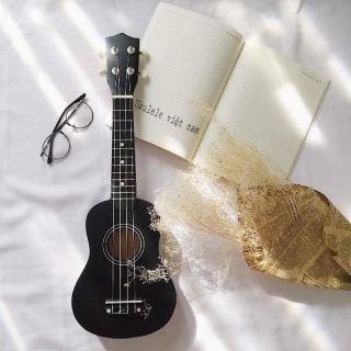 Ukulele soprano đen