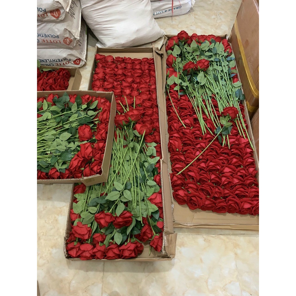 Hoa Hồng Nhung Giả bông to cành dài 70cm đường kính bông 10cm chất liệu nỉ nhung, phù hợp với mọi không gian