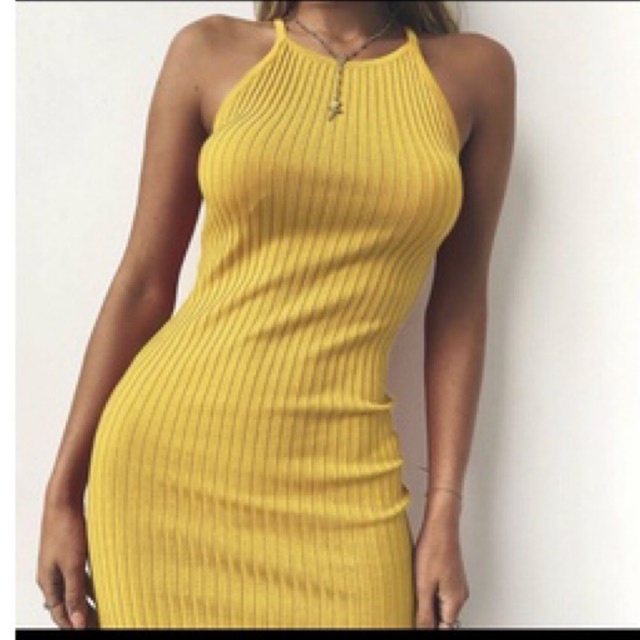Đầm body cổ yếm vnxk (THUN GÂN TO )