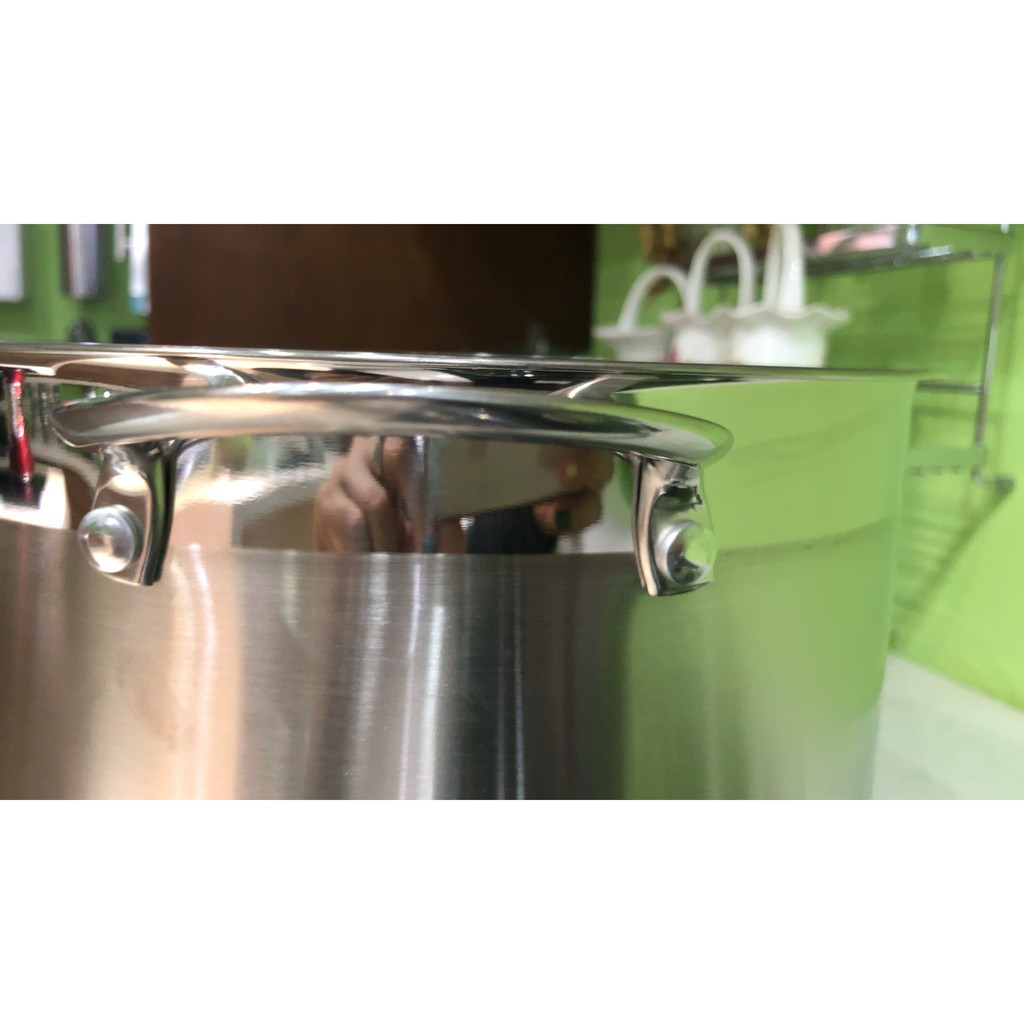Nồi luộc gà phi 28 cm Faster thích hợp luộc gà và ninh nấu nhiều món ăn, phù hợp mọi loại bếp