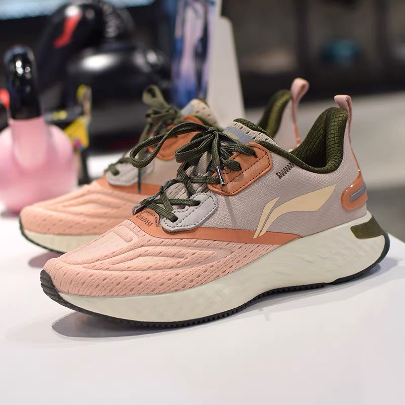 Giày thể thao nữ