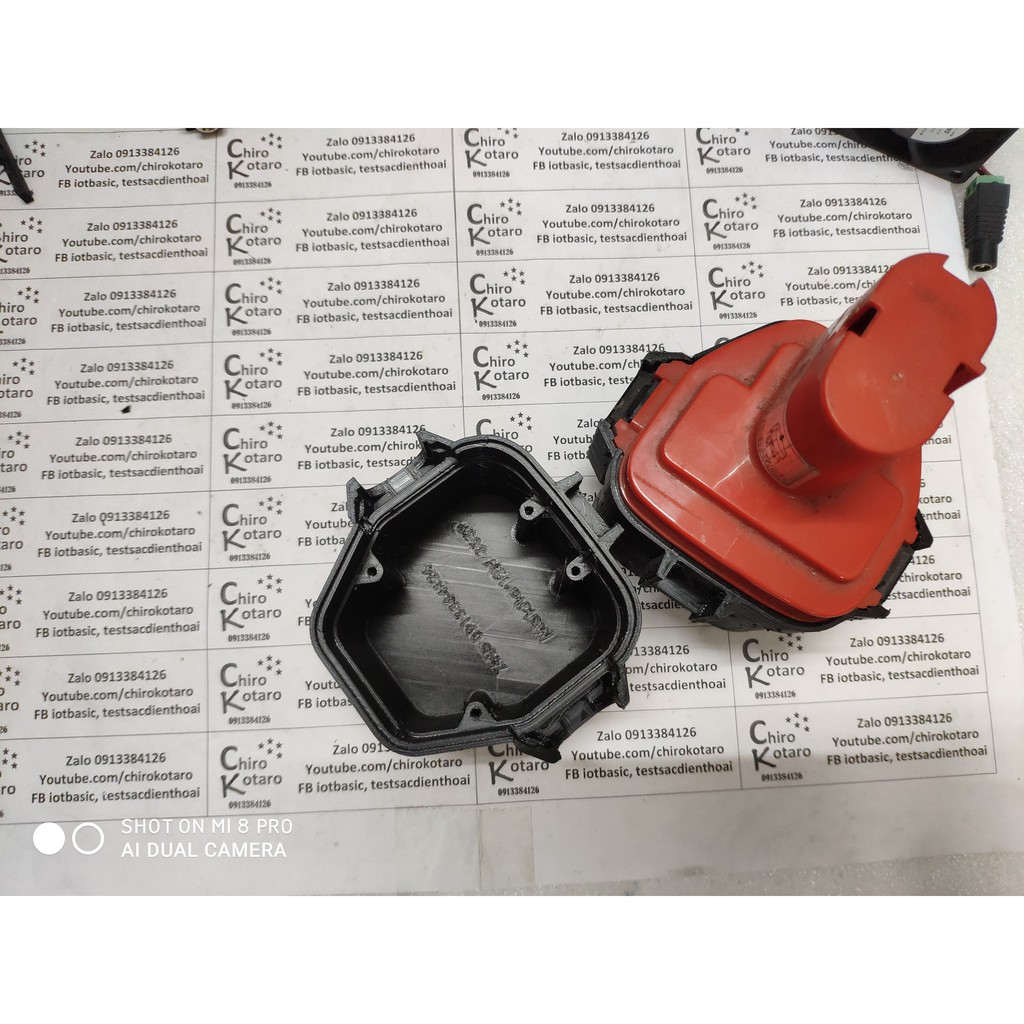 Đáy hộp pin Makita 12v đút in 3D lắp 9 pin 18650 3s3p