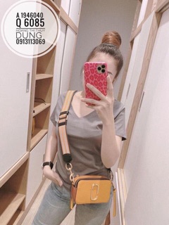 Áo phông GAP cổ tim