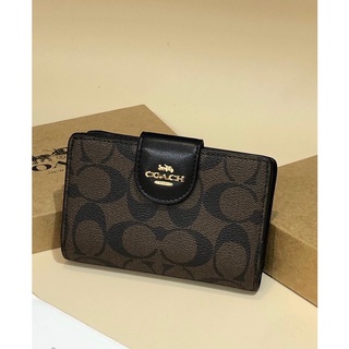Ví mini cầm tay nhỏ gọn Medium Corner Zip Wallet