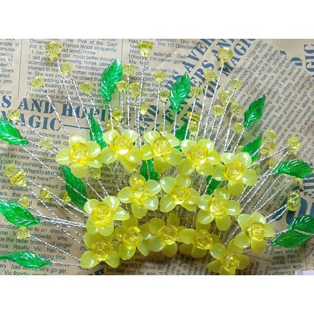 Hoa cài tóc cô dâu