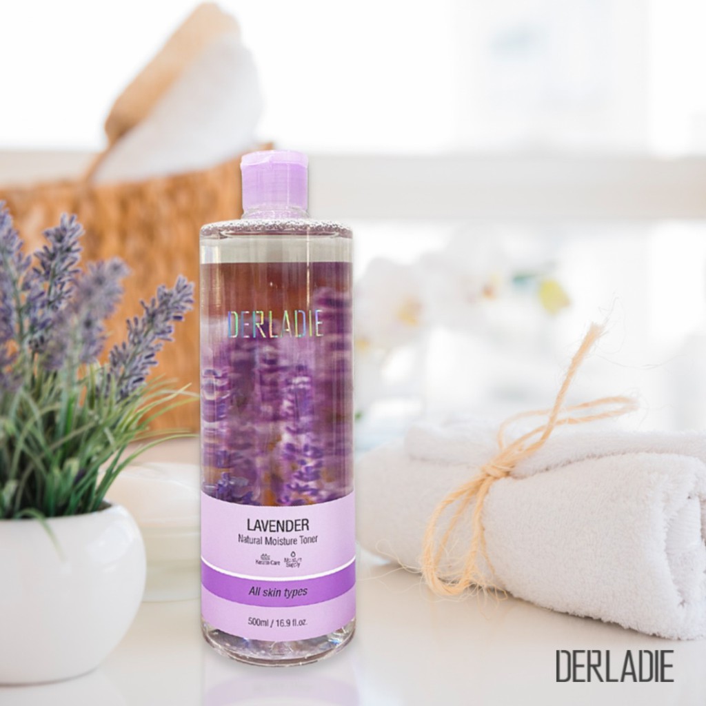 Nước Hoa Hồng Dành Cho Da Mụn Chiết Xuất Lavender Derladie Lavender Natural Moisture Toner 500ml