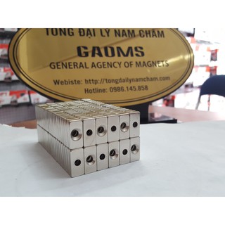 Nam châm viên trắng 20x10x5 lỗ vát 4mm
