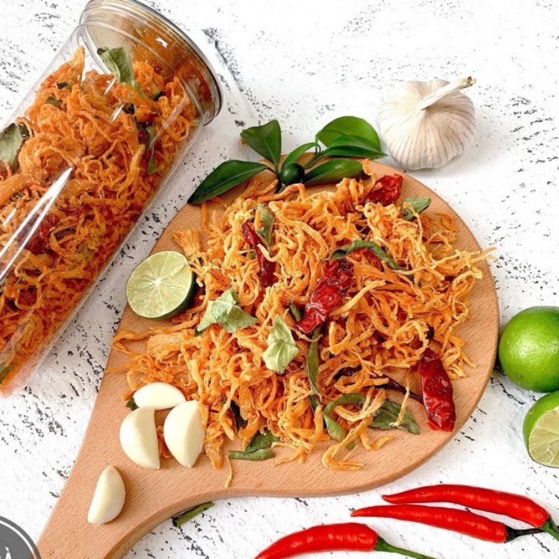 Khô gà lá chanh cay cay bao ngon hủ pet | BigBuy360 - bigbuy360.vn