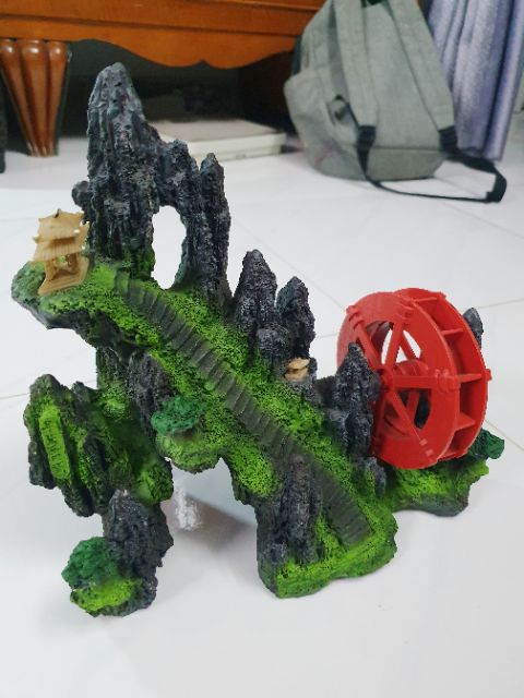 CẢNH NÚI CÓ BÁNH QUAY TRANG TRÍ HỒ CÁ NON BỘ 24x13x17cm