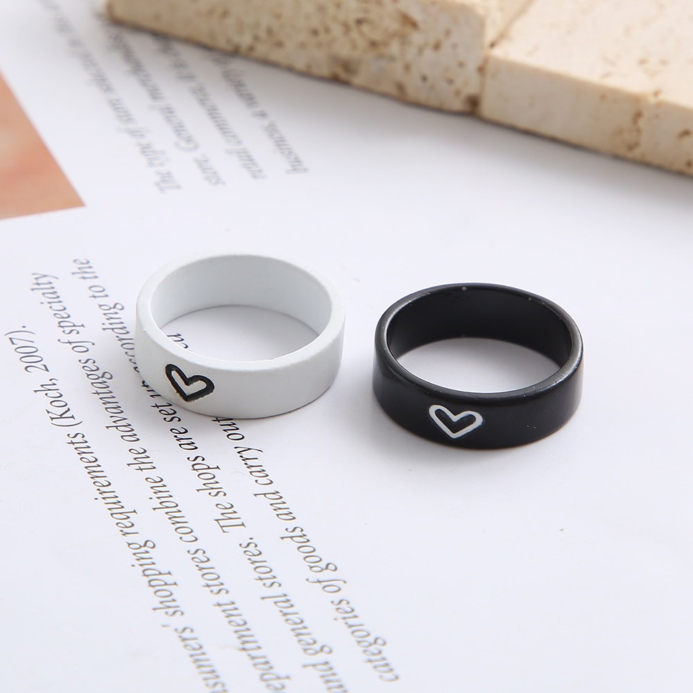 Set 2 Nhẫn Đôi Màu Trắng Đen Tương Phản Đơn Giản Cá Tính