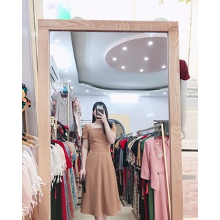 váy xoè cổ vuông