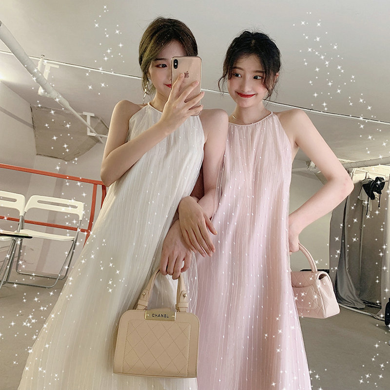 Váy hai dây thời trang phù hợp với cô gái mùa hè mới 2021 | BigBuy360 - bigbuy360.vn