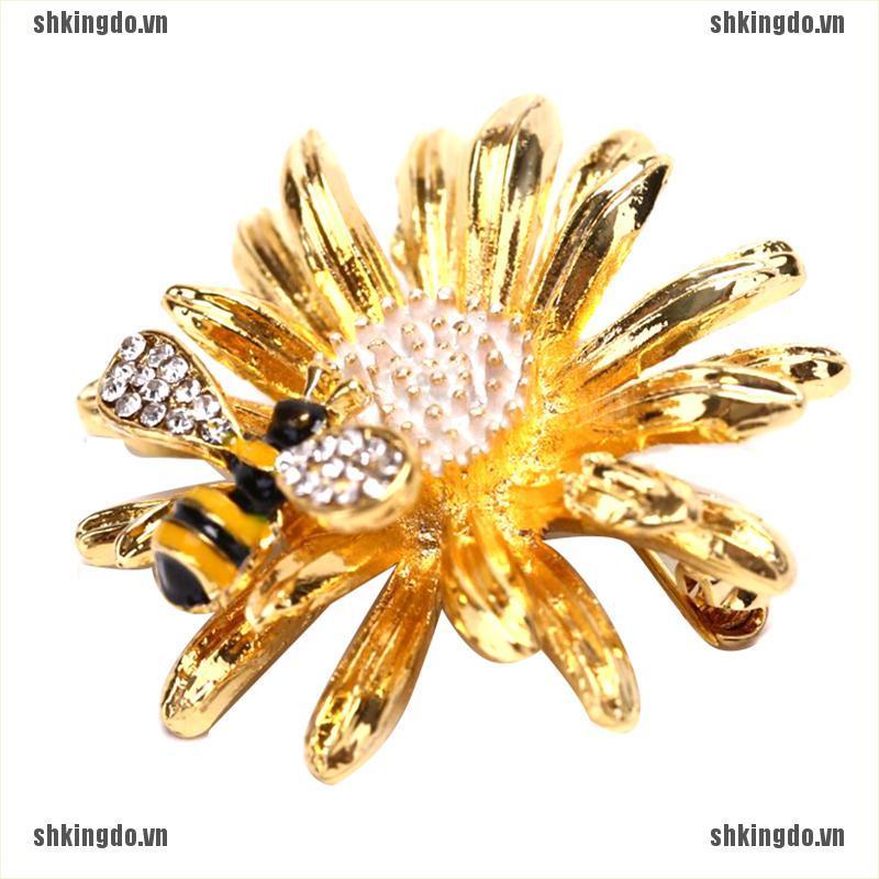 Trâm Cài Áo Hình Con Ong Và Hoa Cúc