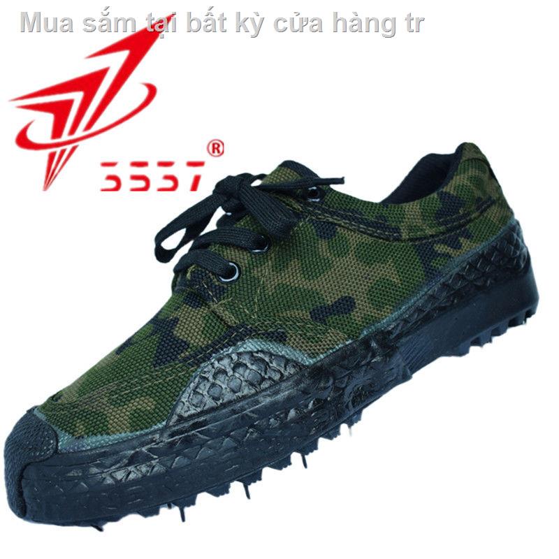 Giày 3537 Jiefang chính hãng 99 huấn luyện ngụy trang nam quân sự cao su 06 đen lao động chống mài mòn cho công nhân nhậ