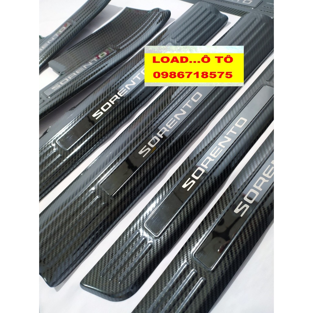 Ốp Bậc Cửa, Nẹp Bước Chân Trong, Ngoài Carbon Xe KIA SORENTO 2023-2021 Mẫu Vân Carbon Cao Cấp