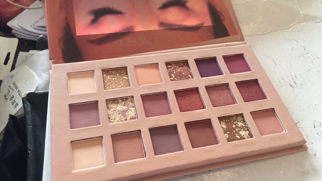 Phấn mắt 35 màu, loại 18 ô,9 ô dọc, phấn mắt iphone | BigBuy360 - bigbuy360.vn