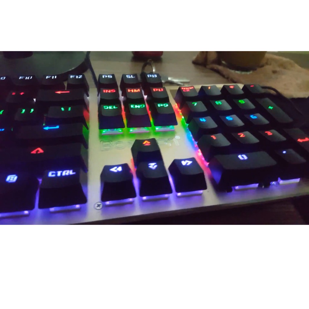 Bàn phím cơ thật Bosston với thiết kế bàn phím cơ kiểu dáng rất phá cách, có led ZP11142