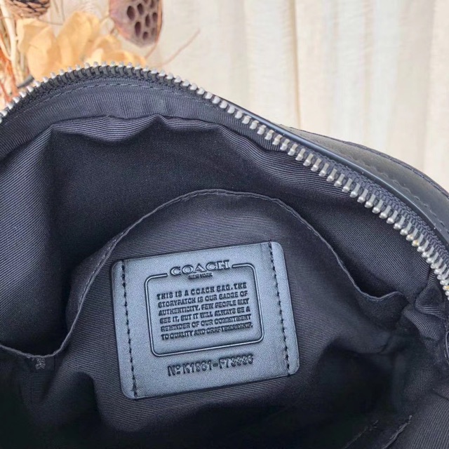 Túi đeo chéo Coach for men