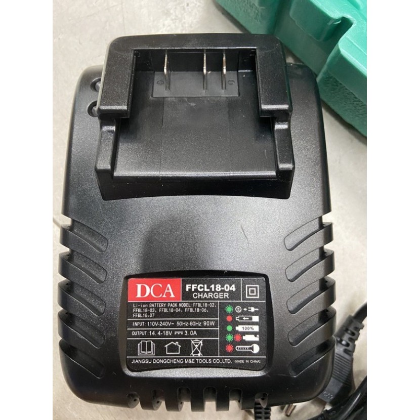 DCA Sạc Lithium 18V FFCL18-04