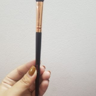 Cọ đánh phấn mắt Vacosi E15