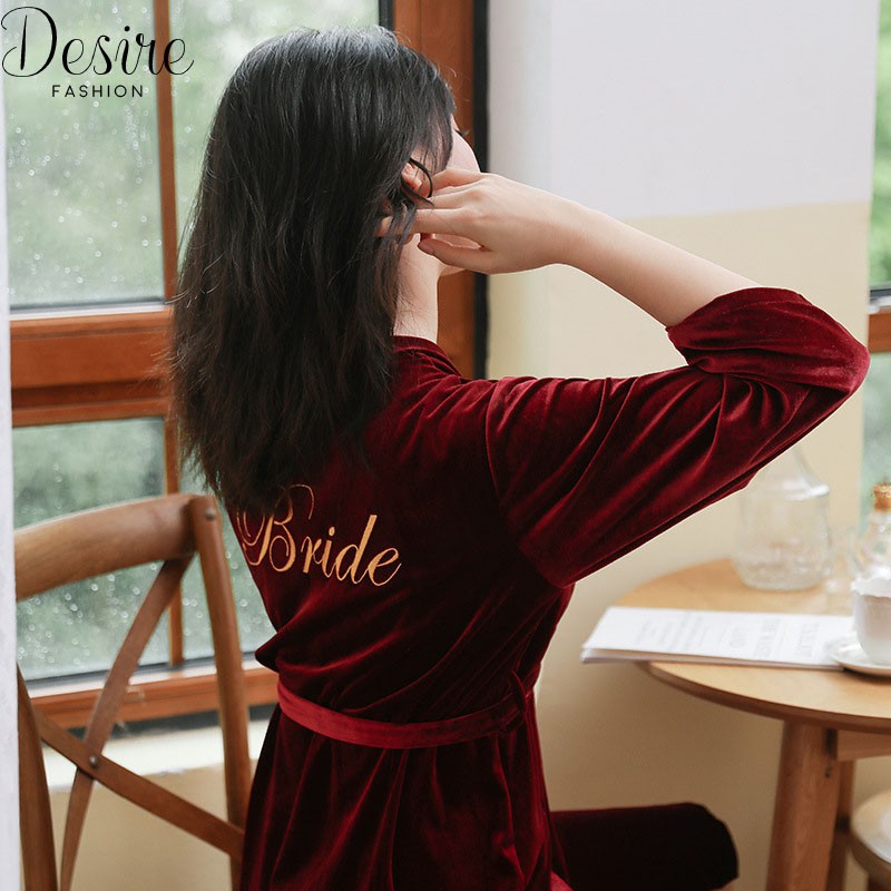 Áo choàng nhung đỏ đô cao cấp thêu chữ Bride VNN-0079