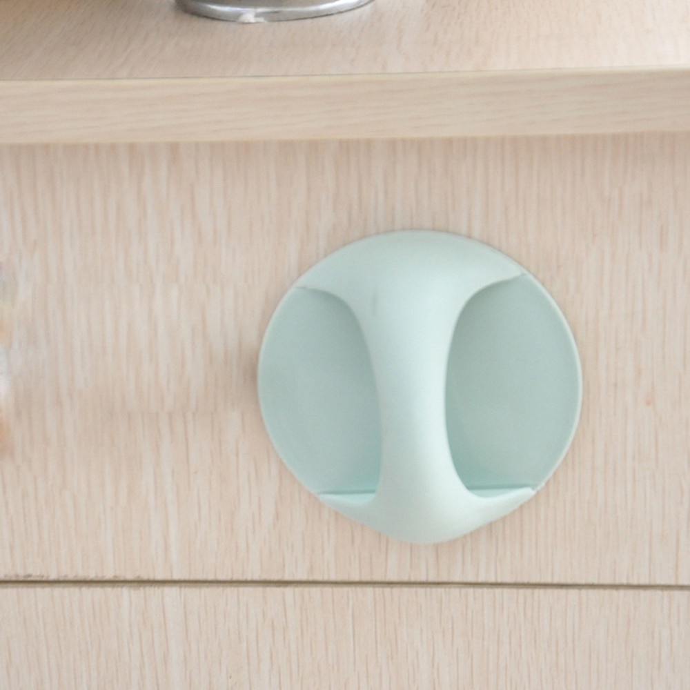Tay nắm cửa dán keo tiện dụng kích thước 9x9cm GALA HOME