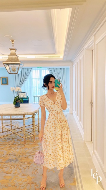 VÁY LÉP cô Hạnh size S  ạ đáng mua đáng mua đáng mua ạ nnnn