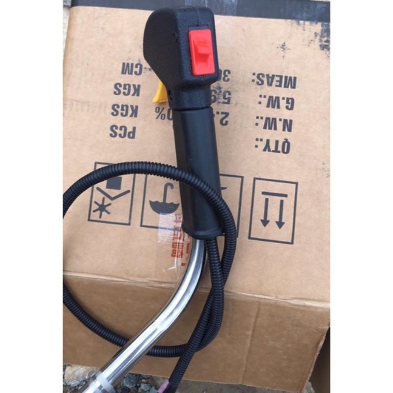 TAY LÁI  MỎ VỊT CÓ CÔNG TẮC DÙNG CHO MÁY CẮT CỎ BÌNH XĂNG DƯỚI. 260/330/TU34/TL52/GX25/GX35