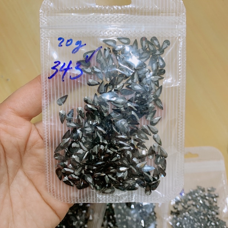 Đá khối chân nhọn đen mix hình (set 100 viên) - LanChiNail