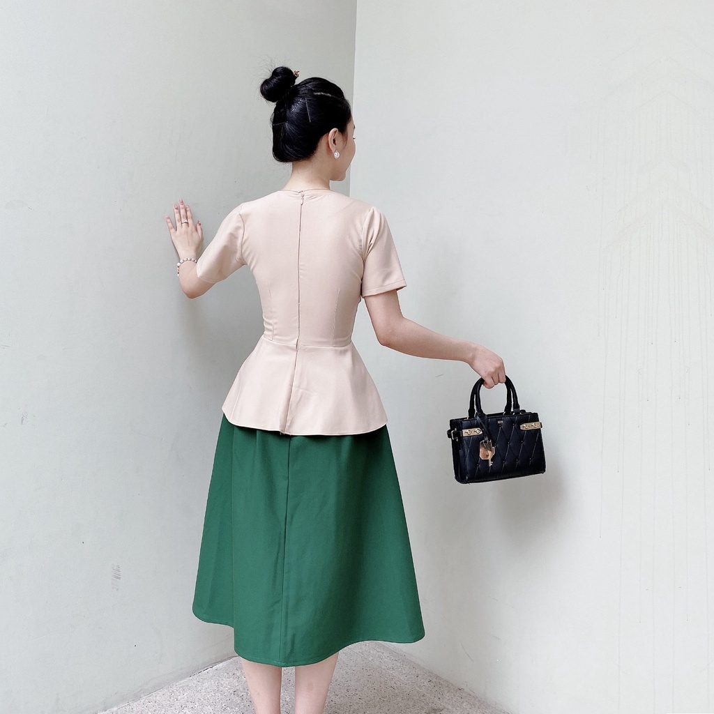 Sét Đầm Công Sở Áo PepLum Phối Nút AKARA K304 Phù Hợp Đi Làm Dạo Phố Dự Tiêc | BigBuy360 - bigbuy360.vn