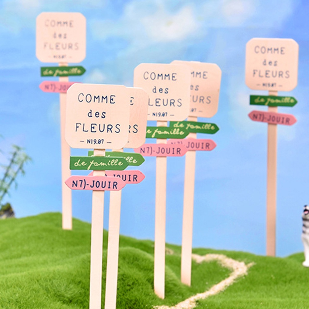 【SPP】12Pcs Mini Wood Signpost Micro Landscape Ornaments Garden Bonsai Dollhouse Decor