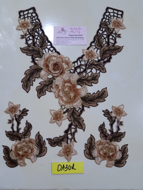 Ren cổ kèm tay mã DA302