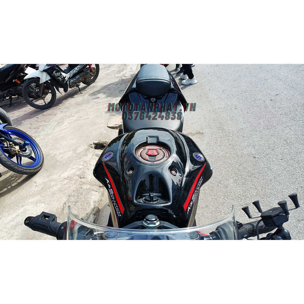 Ốp bình xăng kiểu Ducati cho GSX R-150