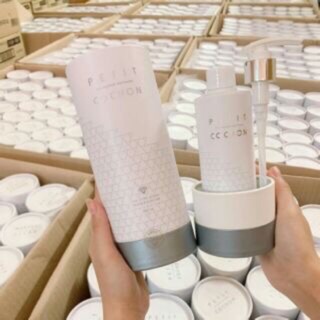 Sữa tắm trắng hương nước hoa Petit Cochon 300ml Hàn Quốc