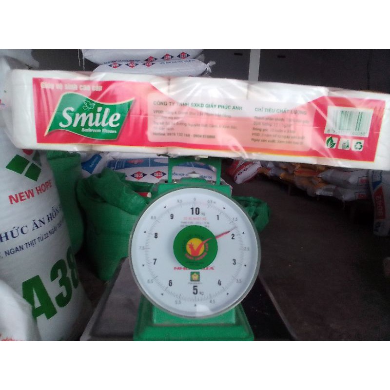10 cuộn giấy vệ sinh 3 lớp không lõi nặng 1.75kg trắng dày dai
