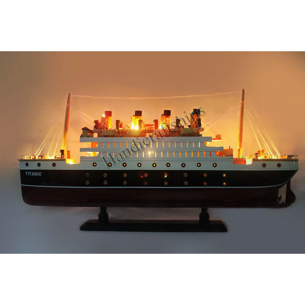 Mô hình tàu thuyền gỗ Titanic có điện (Thân: 60cm)