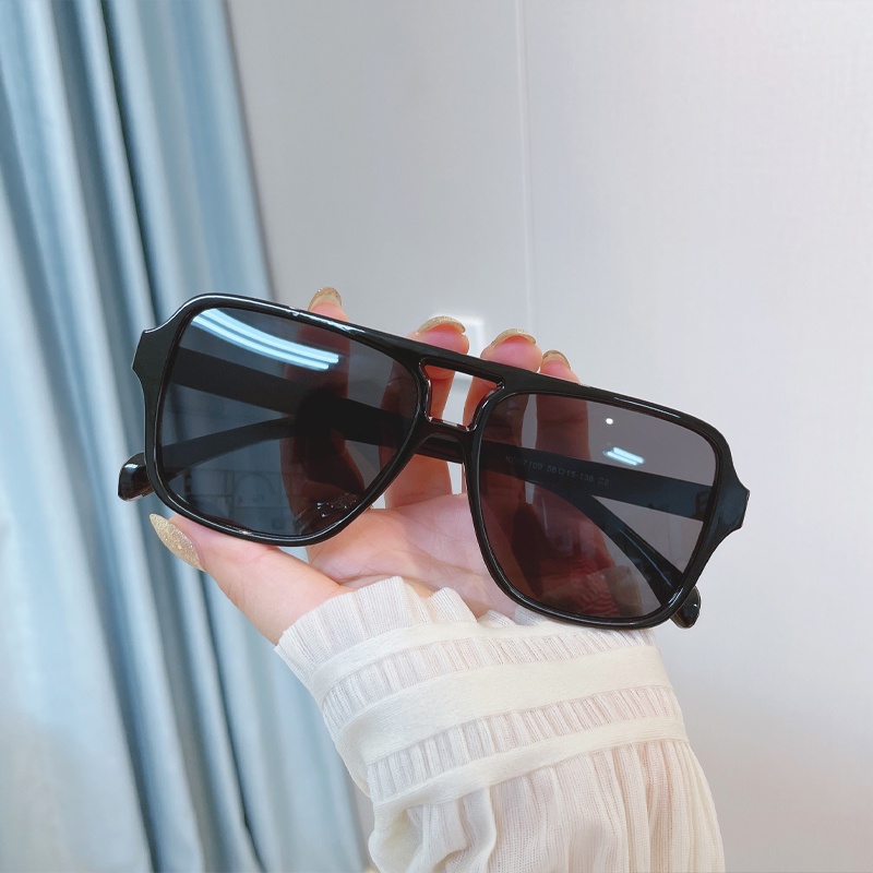 Kính Râm Nữ Oversize Chống Tia UV400 Tròng Vuông
