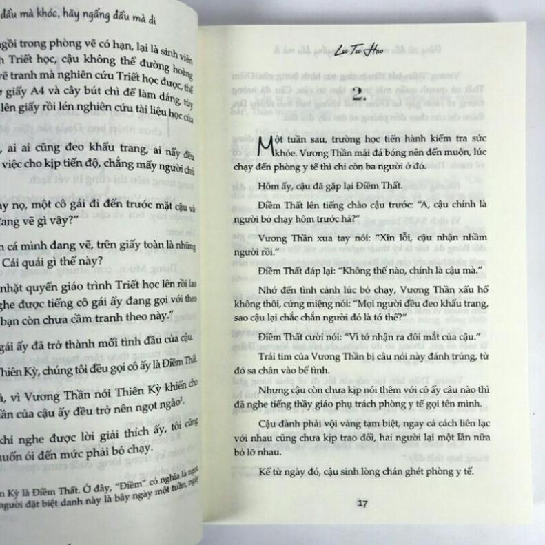 Sách Đừng Cúi Đầu Mà Khóc, Hãy Ngẩng Đầu Mà Đi - Lư Tư Hạo - AZVietNam