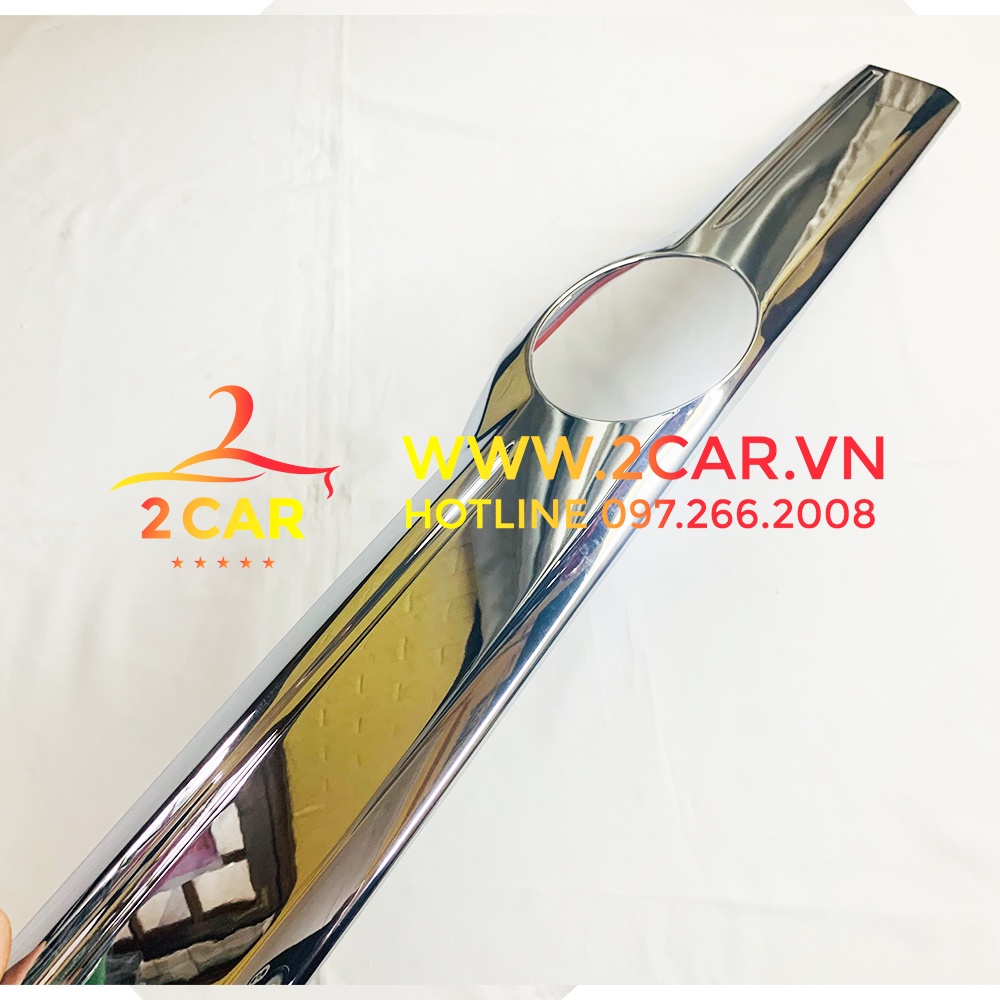 Ốp tay mở cốp xe Toyota Raize đời 2021 - 2022 mạ crom sáng bóng